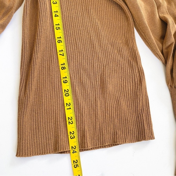 H&M tan pleated puff shoulders turtleneck - Picture 8 of 11